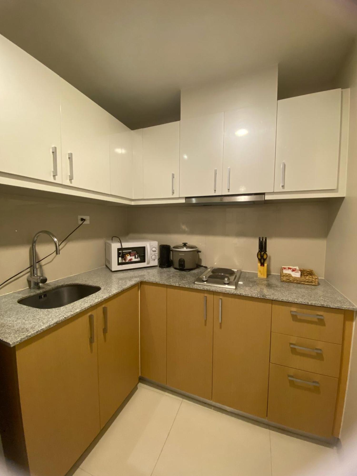 Uptown Parksuites Тагиг Экстерьер фото